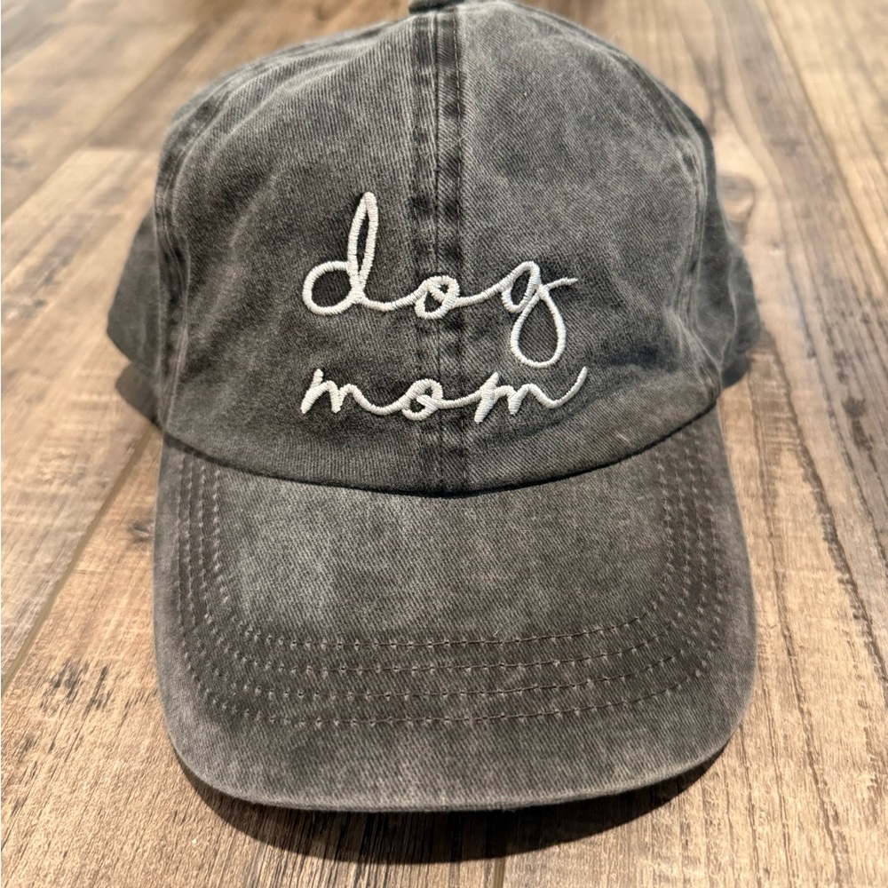 Gray 'Dog Mom' Embroidered Cap